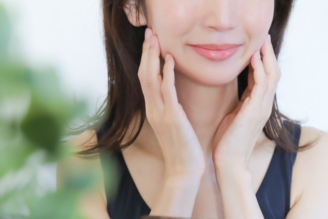 手を使って小顔か確かめられる？小顔の基準や採寸方法について詳しく解説！