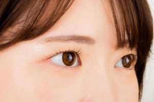 プルリアルは目の下のクマやたるみに効果がある？ダウンタイム・値段を徹底解説